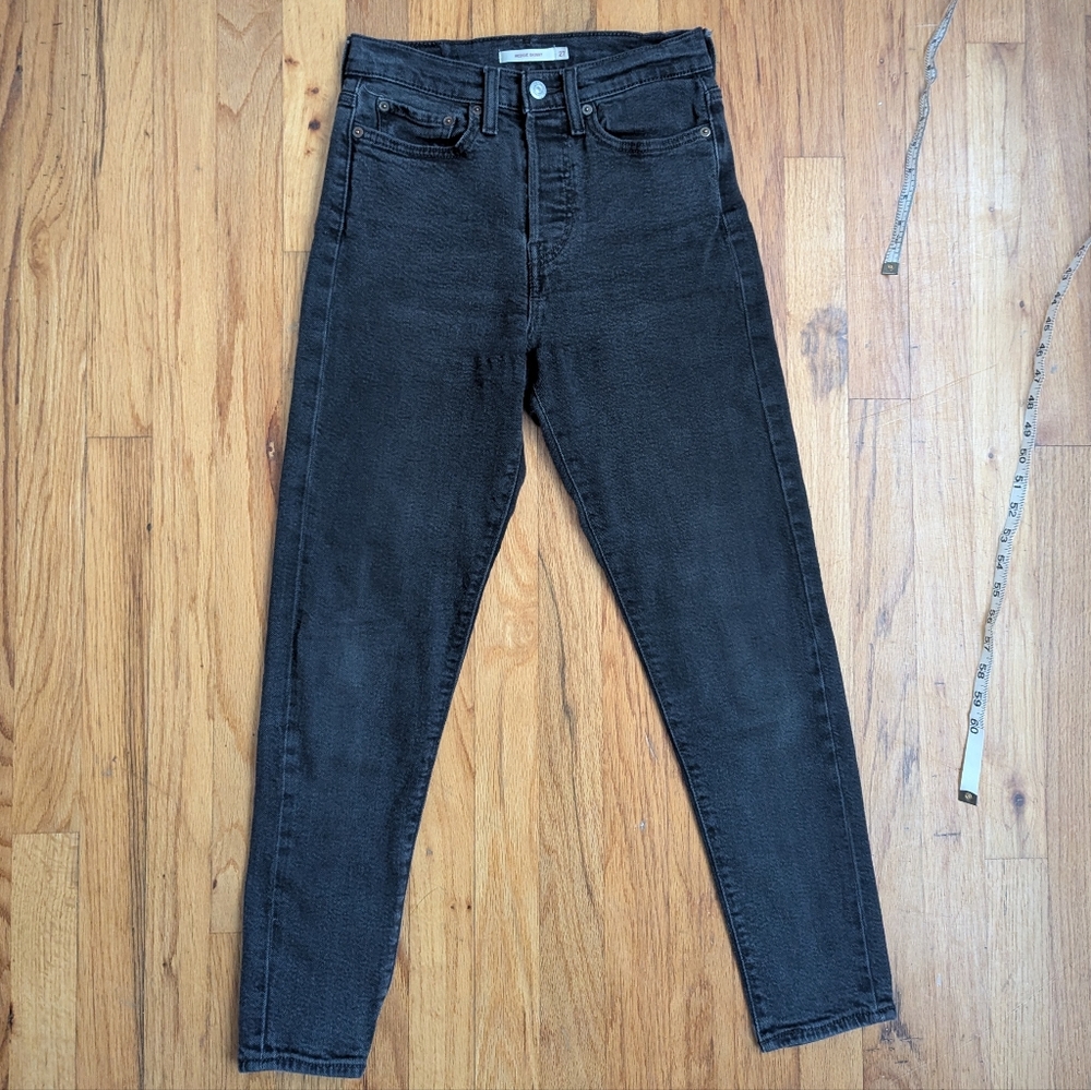 Levi's Wedgie Skinny Black Jeans